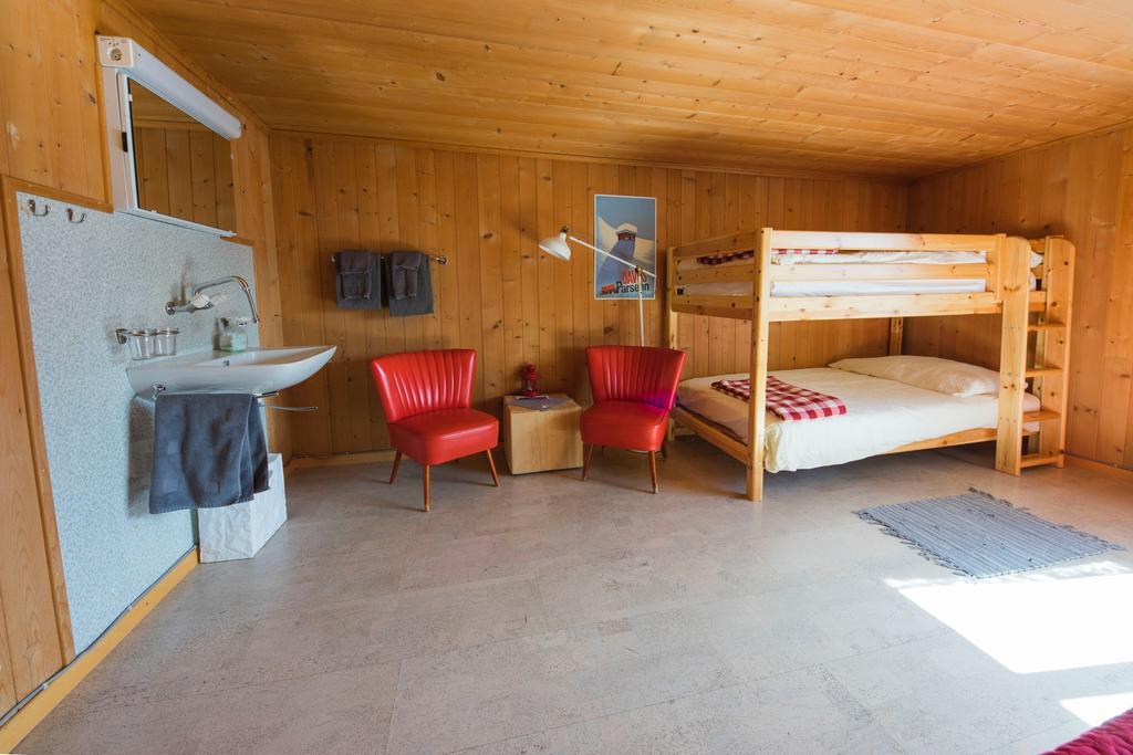 Gaestehaus Alpina In Fanas מראה חיצוני תמונה