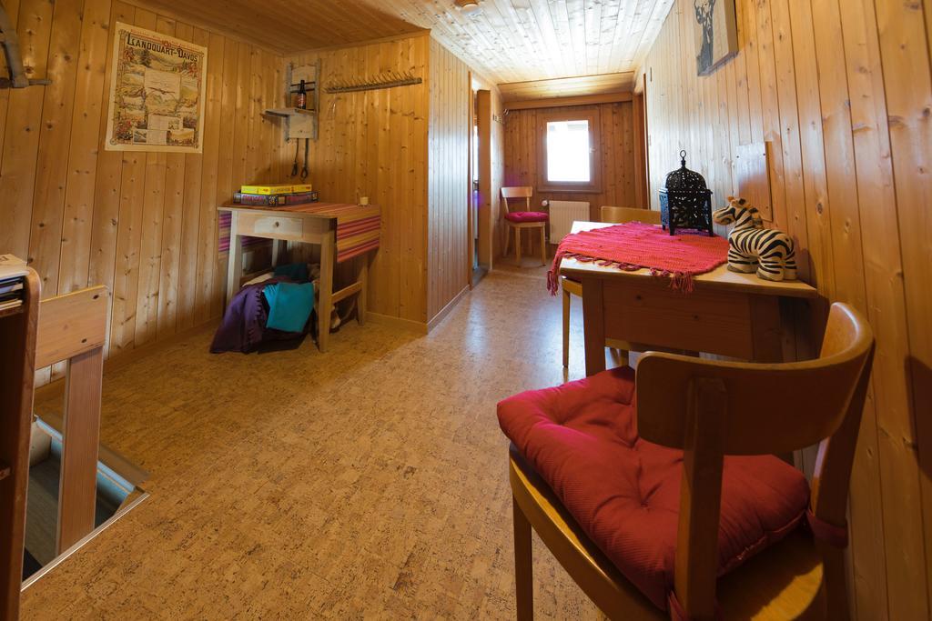 Gaestehaus Alpina In Fanas מראה חיצוני תמונה